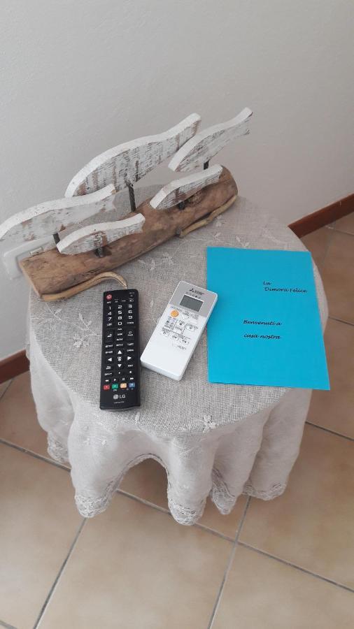 La Dimora Felice Apartment Marmi Bagian luar foto