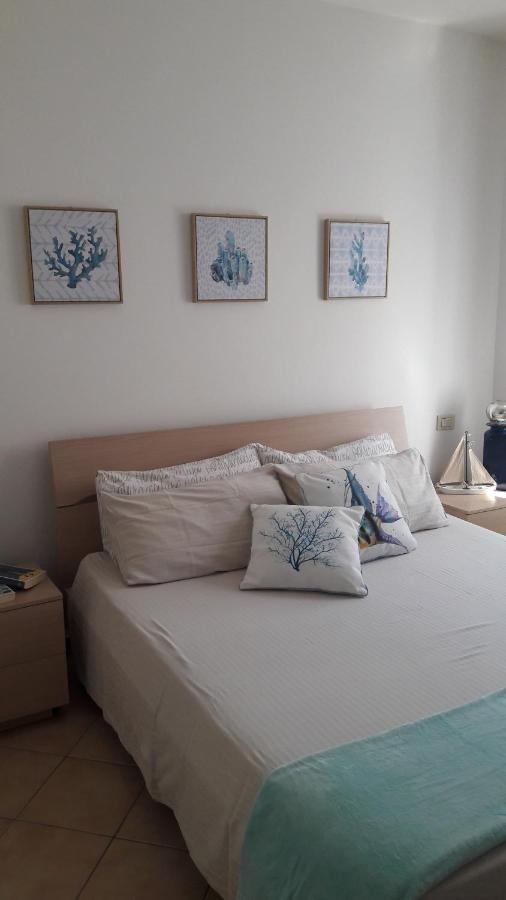 La Dimora Felice Apartment Marmi Bagian luar foto